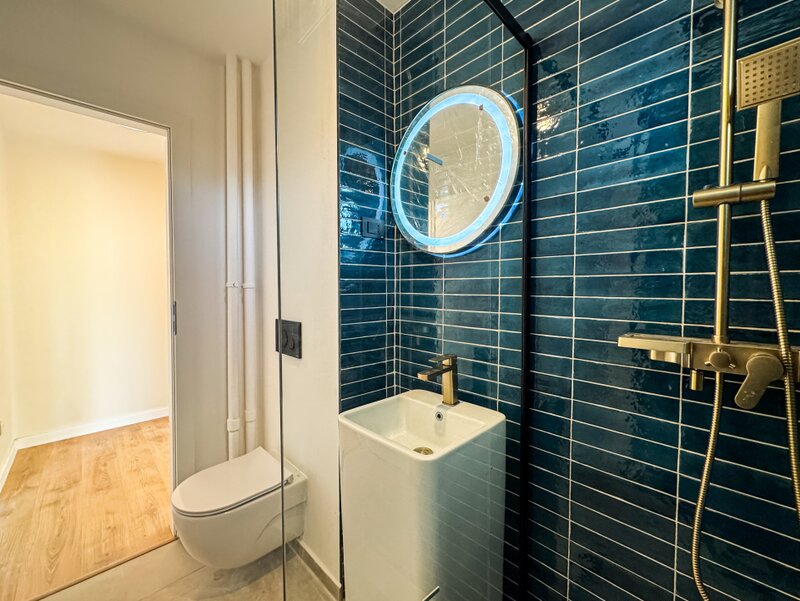 Favorit  Apartament Premium, Complet Renovat 1 Minut Metrou Favorit  0% Comision